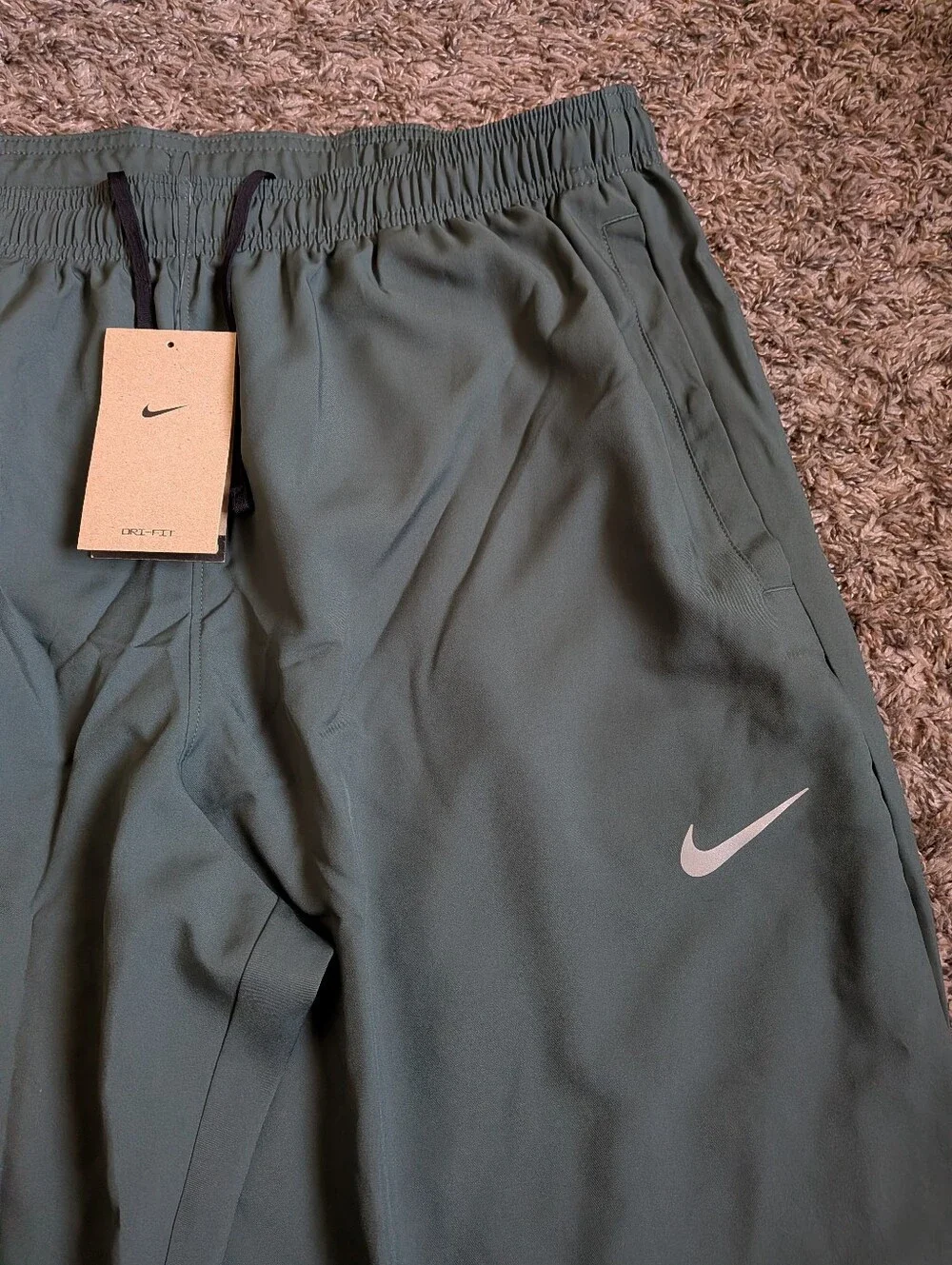 NWT Nike Dri-Fit Running Green Athletic Challenger 28